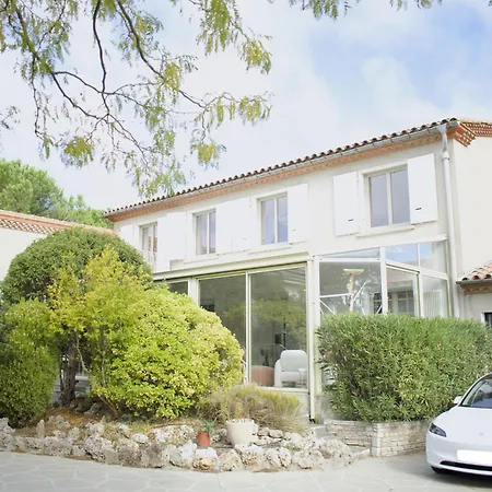 Apartment Lv House & Gardens