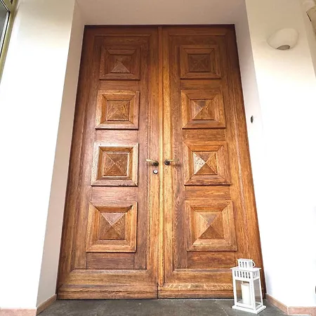 Lv House & Gardens *