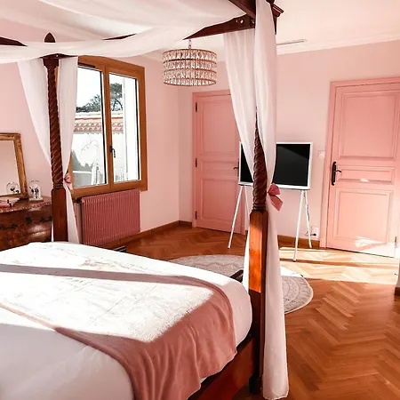 Lv House & Gardens Apartment