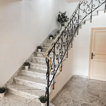 Lv House & Gardens Apartment