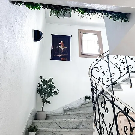 Lv House & Gardens *