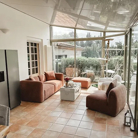 Lv House & Gardens Apartment