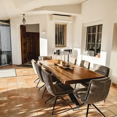 Lv House & Gardens Apartment *