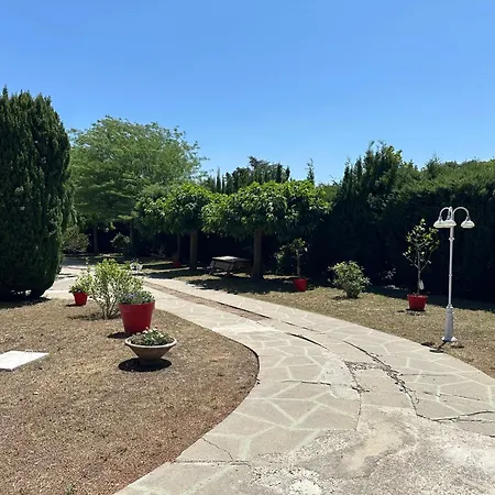 Lv House & Gardens