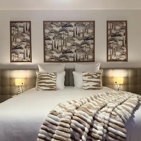 Lv House & Gardens Apartment