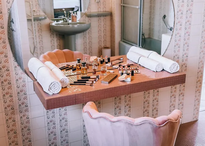 Lv House & Gardens * Carcassonne