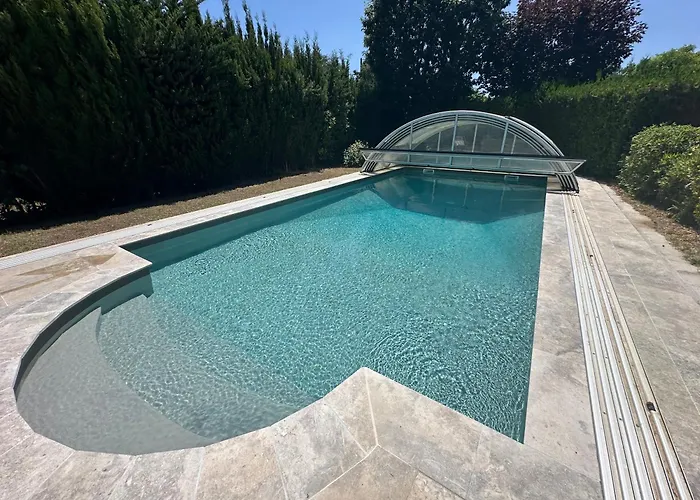 Lv House & Gardens *