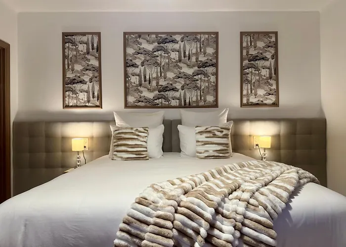 Lv House & Gardens アパート