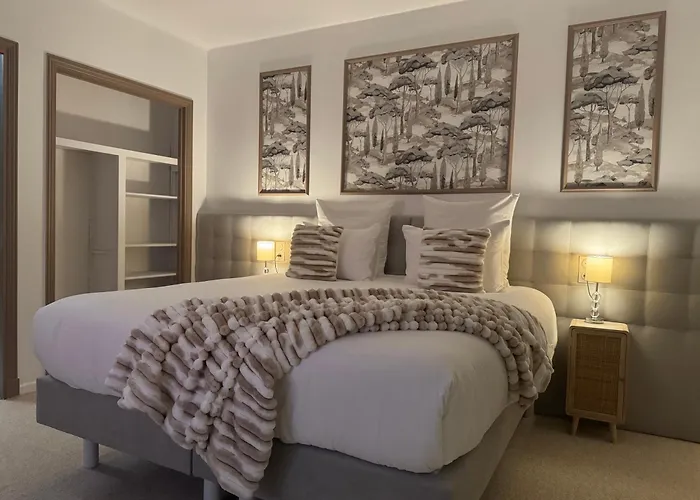 Lv House & Gardens アパート